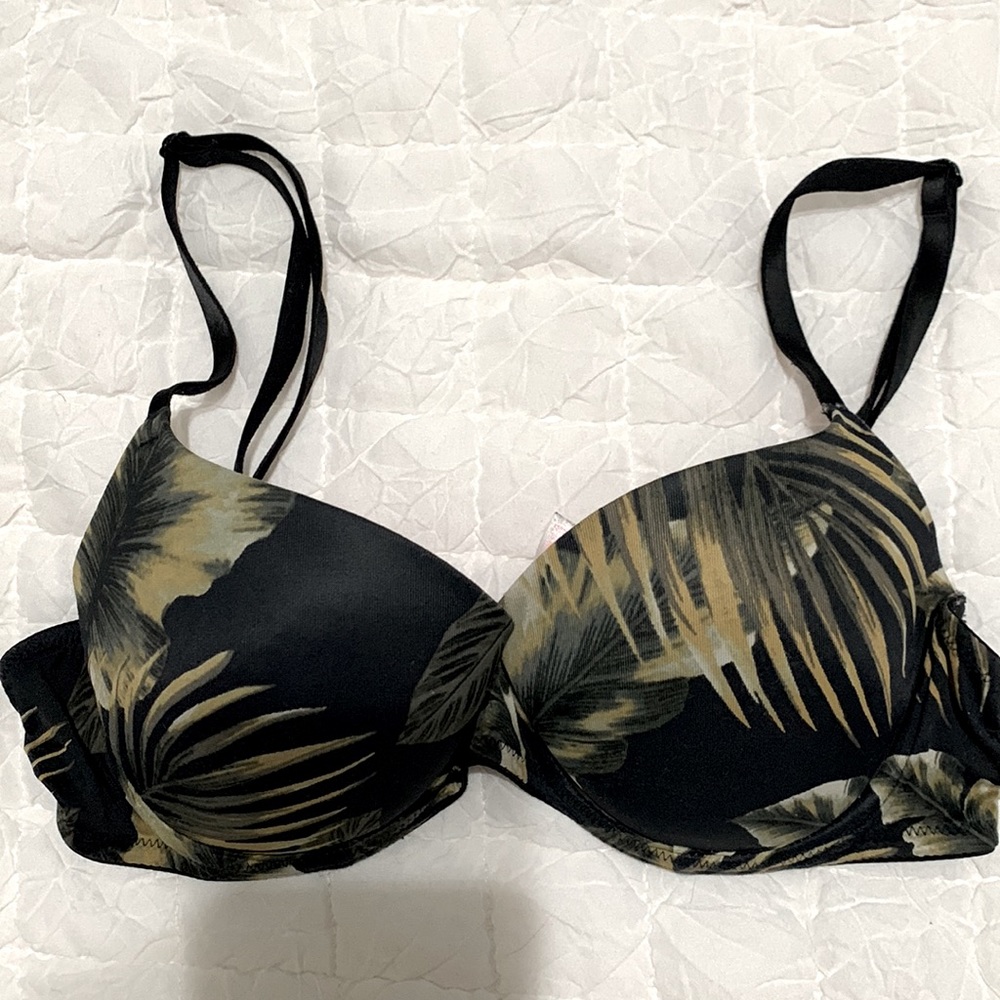 Pink Victoria’s Secret Wear Everywhere Lightly Lined Bra 34B